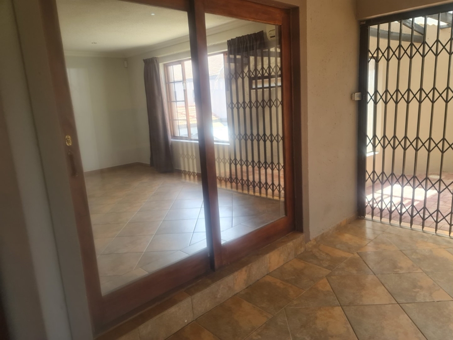 4 Bedroom Property for Sale in Safari Gardens North West